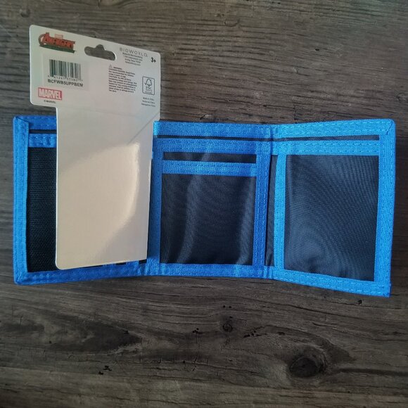 Marvel Avengers Retro Panel Trifold Velcro Wallet - Picture 3 of 5